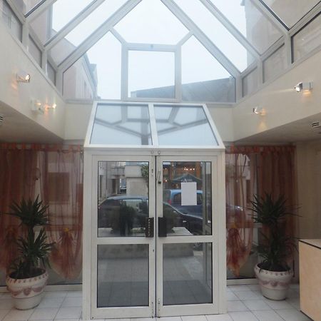 Hotel Le Village Gif-sur-Yvette Exterior foto