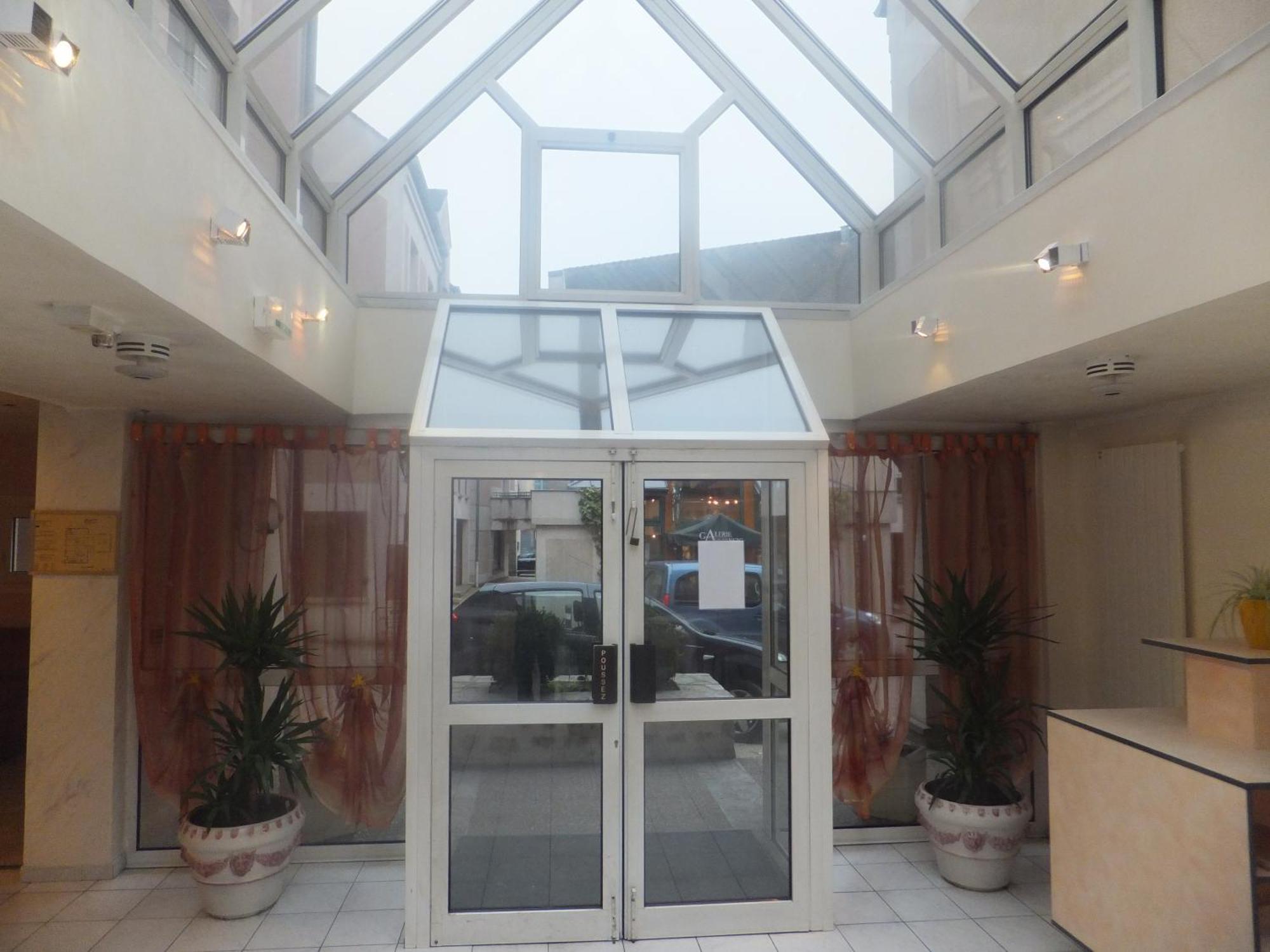 Hotel Le Village Gif-sur-Yvette Exterior foto