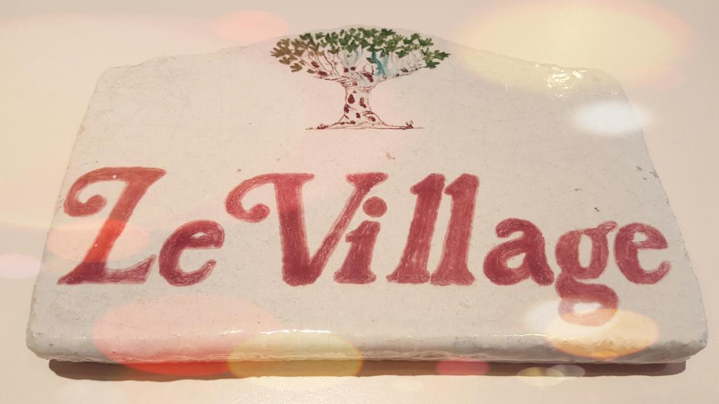 Hotel Le Village Gif-sur-Yvette Exterior foto
